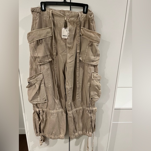 NWT - Free People Wide Leg Ultimate Cargo Pants - Khaki Beige - Picture 1 of 3